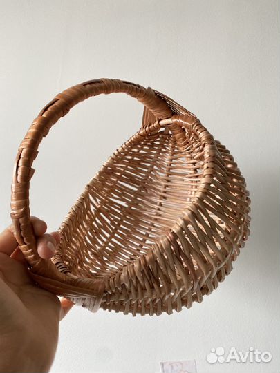 Белорусская плетеная корзина