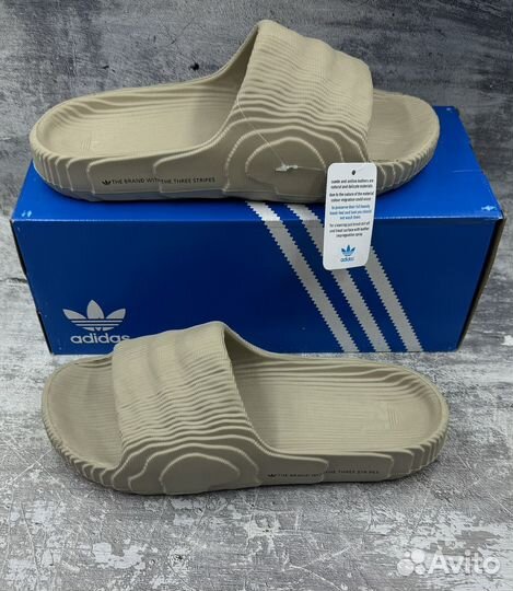 Тапочки Adidas Adilette(Оригинальное исполнение)