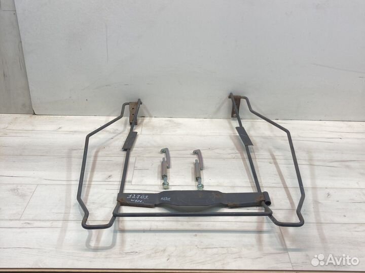 Крепление запаски мерседес спринтер