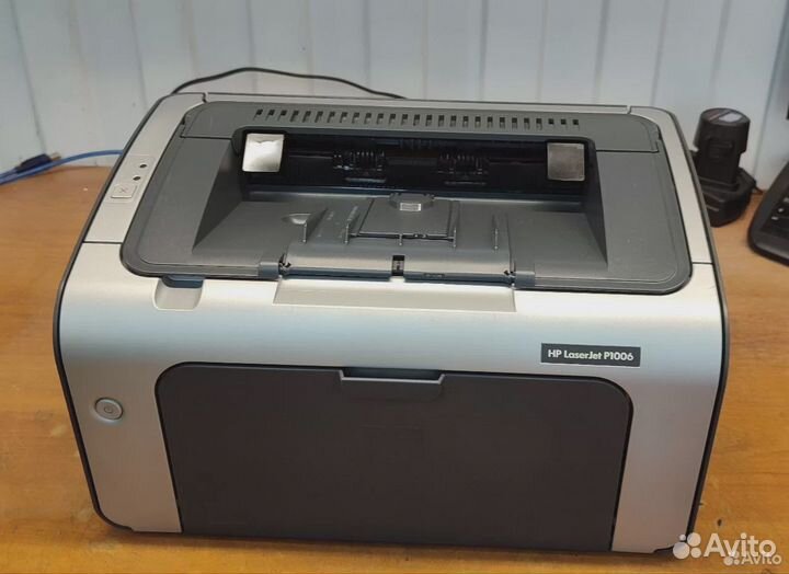 Принтер лазерный HP 1006 в отличном состоянии