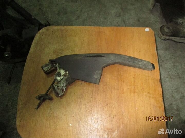 Рычаг стояночного тормоза VW Polo (Sed RUS)