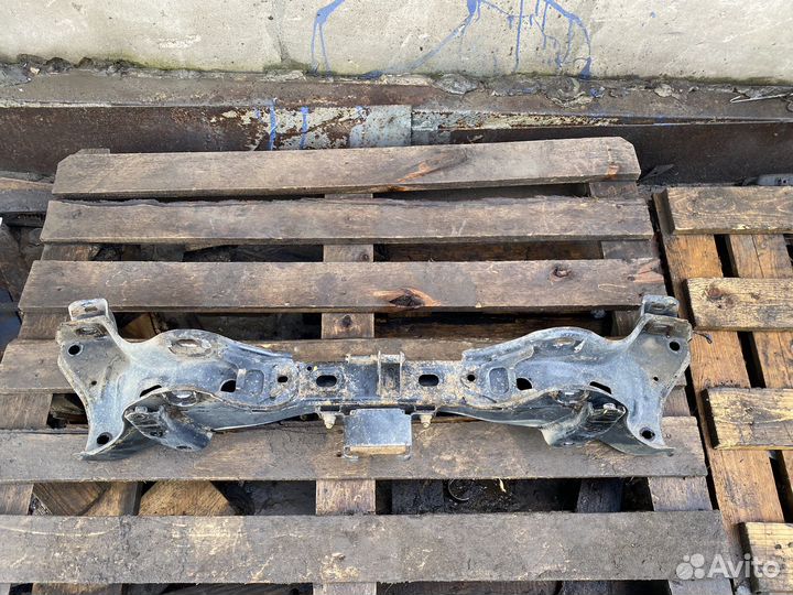 Задний подрамник Hyundai i40