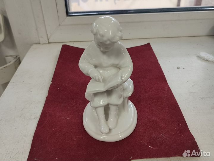 Статуэтка СССР фарфоровая Юный Ленин