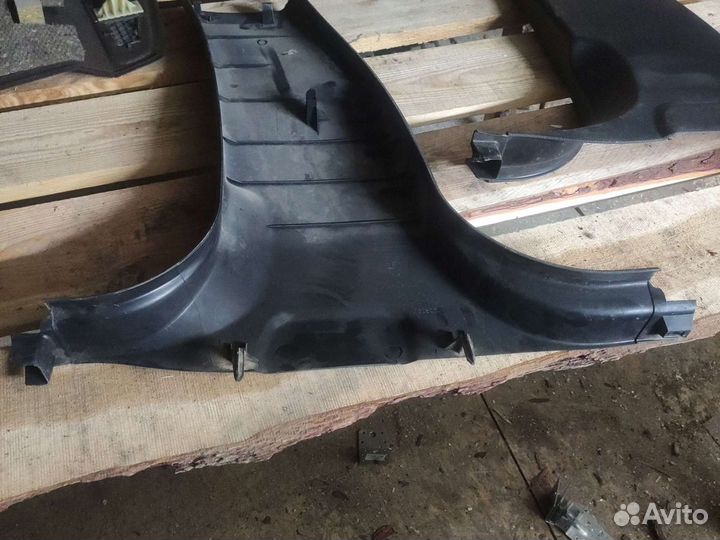 Обшивка стойки средняя Peugeot 407