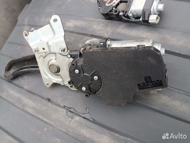 Привод люка Мицубиси Аутлэндер 3