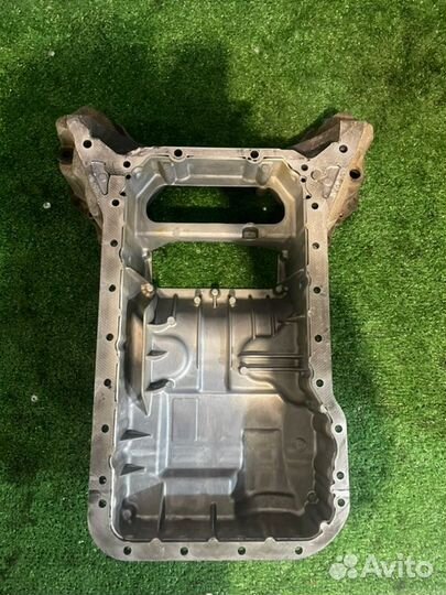 Поддон масляный Mercedes-Benz E350 M272 3.5