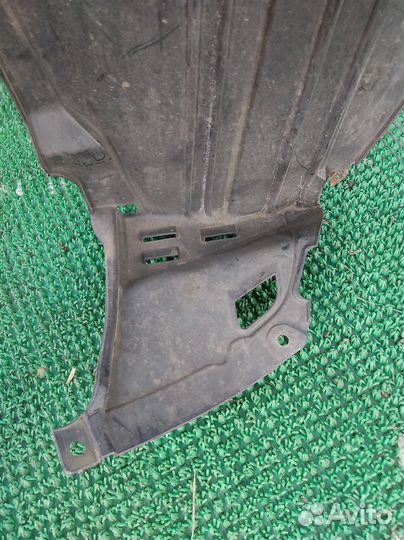 Подкрылок передний левый Honda CR-V 2 (RD5) 2005