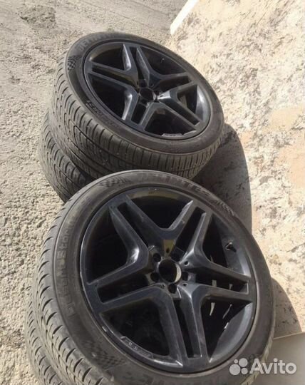 Delinte DS8 Desert Storm II 295/40 R21