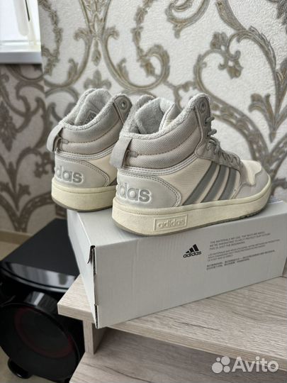 Кроссовки женские adidas 37 размер