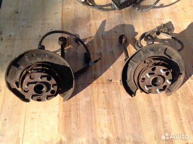 Кулак задний Лексус GS-350 (05-11) цапфа Lexus AWD