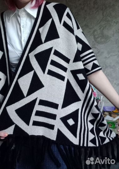 Вязаная накидка