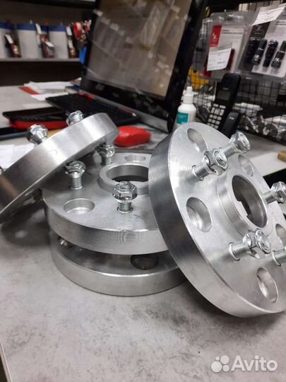 Проставки переходные 5*139.7 d98. на 5*114.3 d67.1