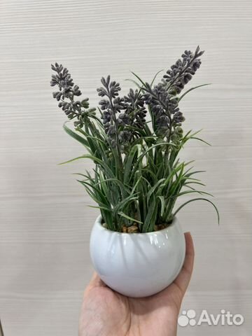 Искуственный декоративный цветок в плошке