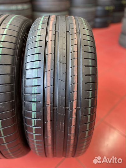 Pirelli P Zero PZ4 245/40 R19 98Y
