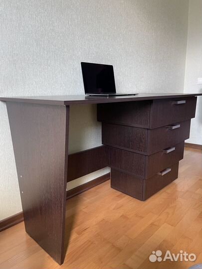 Стол письменный