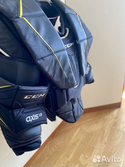 Вратарский нагрудник CCM axis1.9