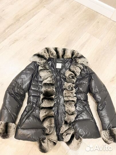 Пуховик женский воротник шиншилла р. 40-42