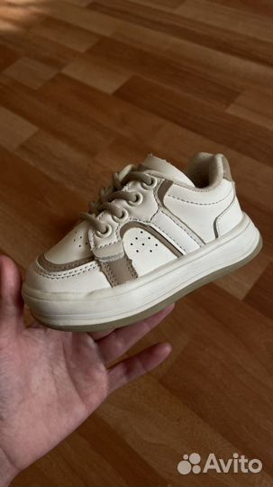 Кроссовки детские
