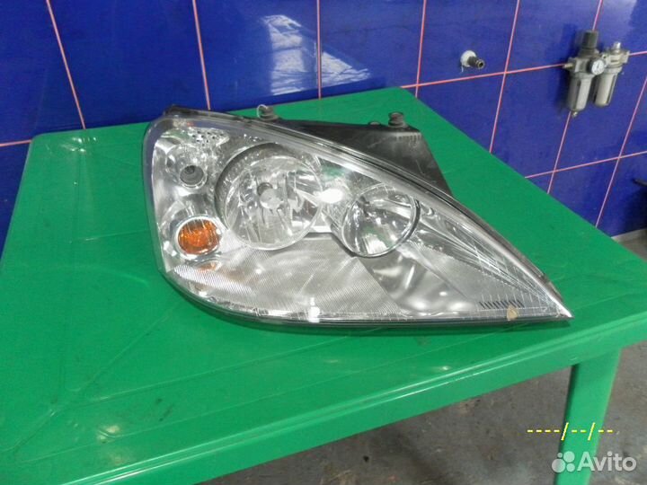 Фара правая Ford Galaxy 2000-2006г