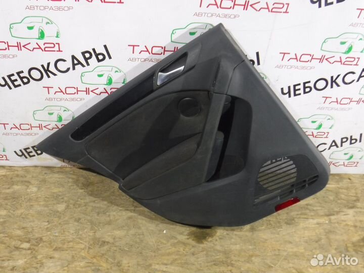 Обшивка задней левой двери VW Golf 6 (2009-2012)