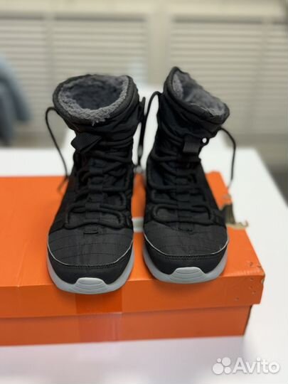 Ботинки дутики Nike оригинал 35 размер