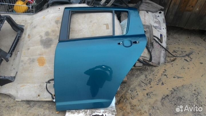 Дверь задняя левая Suzuki Swift 2008г