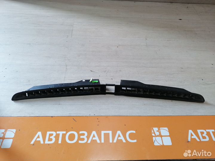 Дефлектор обдува лобового секла Volkswagen Polo 5