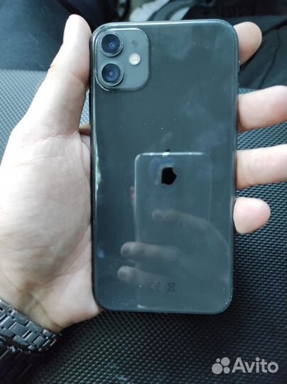 Телефон iPhone 11