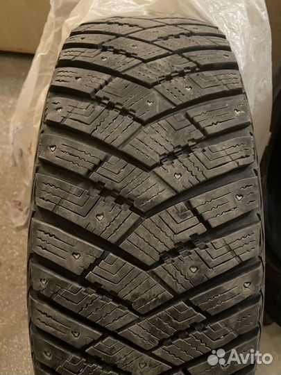 Goodyear UltraGrip Ice Arctic SUV 225/65 R17
