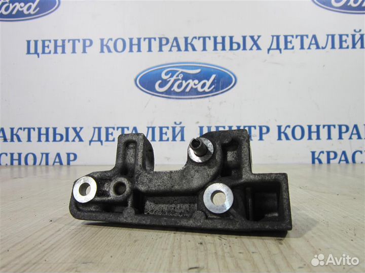 Кронштейн генератора Ford Fusion 2002