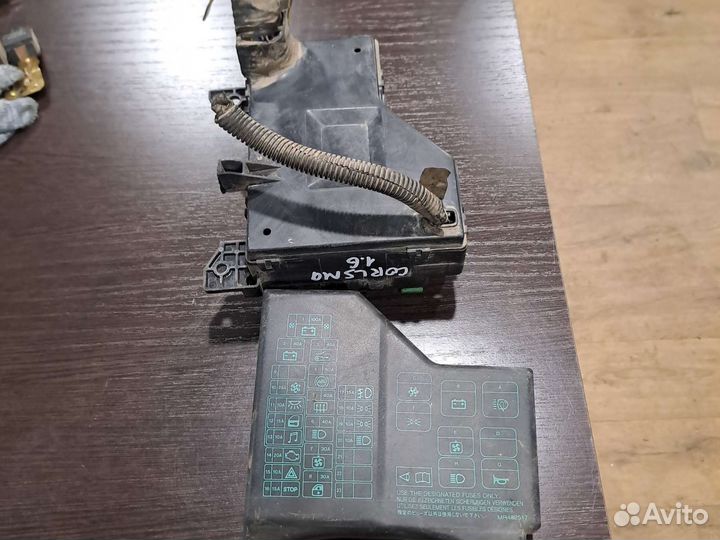 Блок предохранителей Mitsubishi Carisma