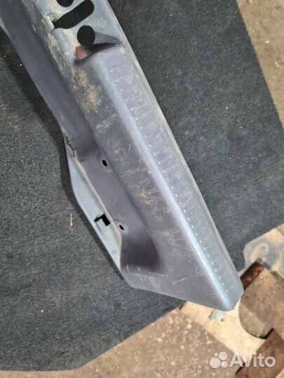 Накладка замка багажника Mitsubishi Lancer 9 4G18