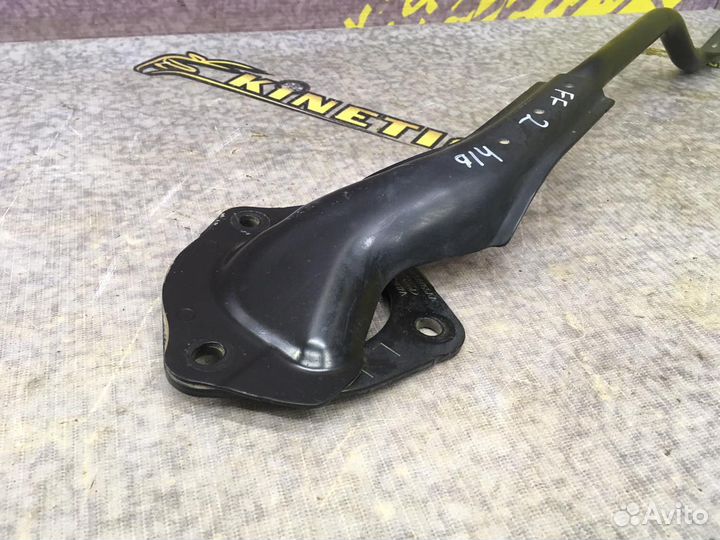 Распорка передних амортизаторов Форд Фокус 2