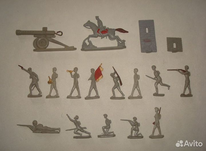 Солдаты зми и набор солдатиков Рига