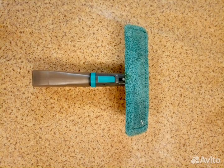 Скребок с распылителем, щетка 3 в 1, стеклоочистит