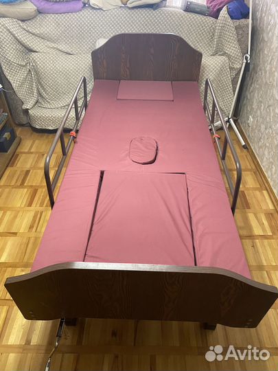 Медицинская кровать для лежачих больных