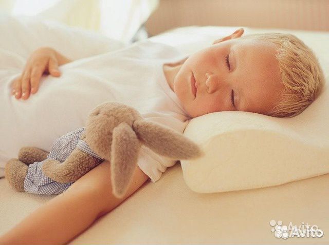 Ортопедическая подушка с памятью Memory Foam Pillo