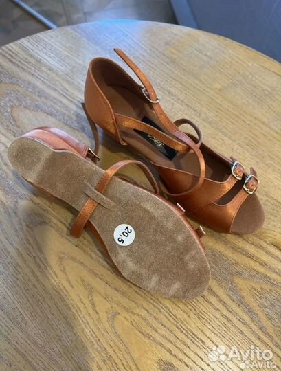 Танцевальные туфли для девочки