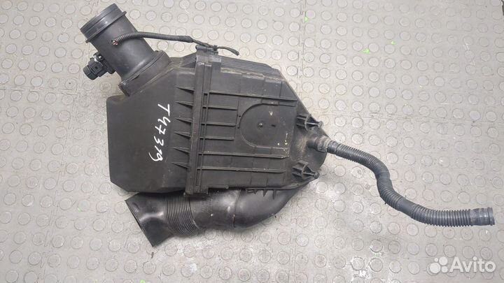 Корпус воздушного фильтра Volkswagen Phaeton, 2009