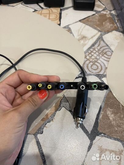 Универсальная зарядка для ноутбука