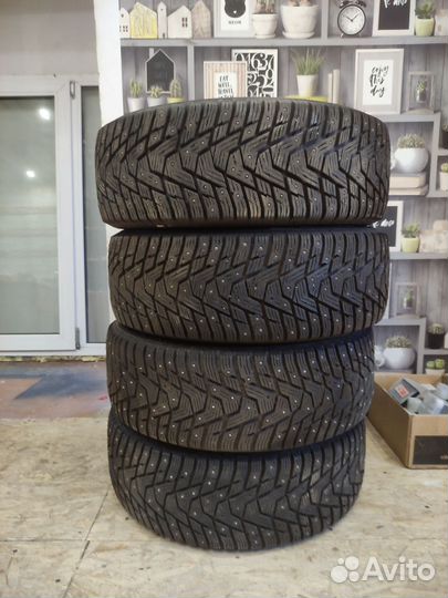 Hankook Winter I'Pike 215/60 R16