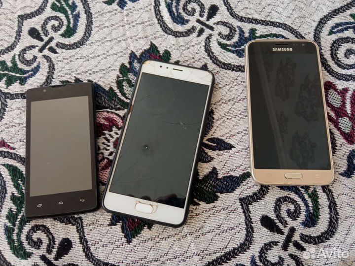 Мобильные телефоны