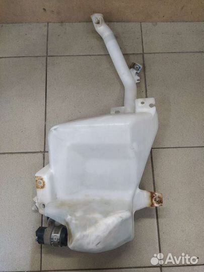 Бачок омывателя Митсубиси Л200