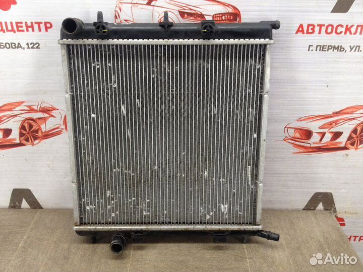 Радиатор охлаждения двигателя Peugeot 207