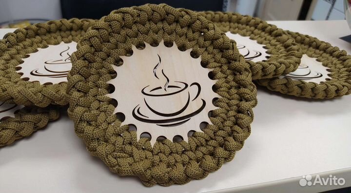 Вязаная подставка под горячее