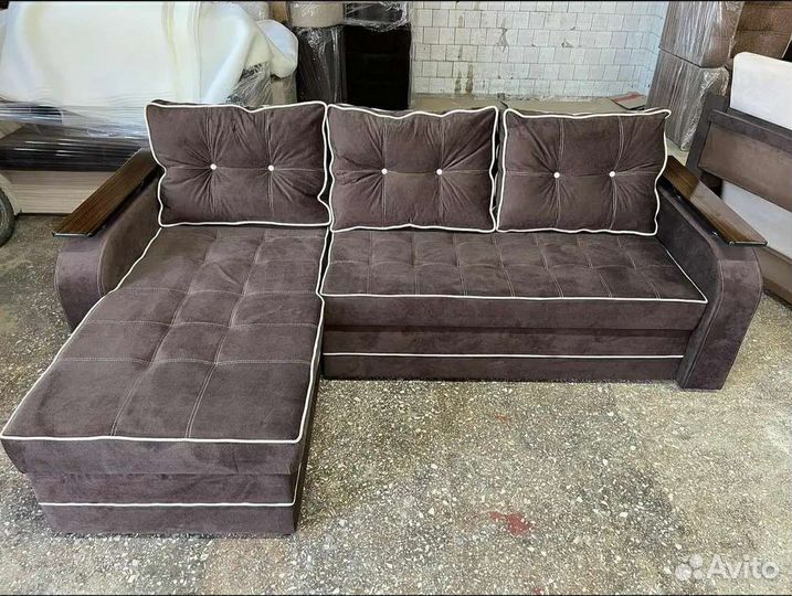 Диван с оттоманкой