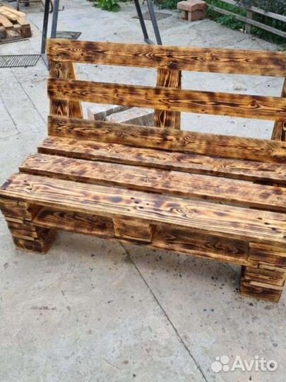 Скамейка из поддонов