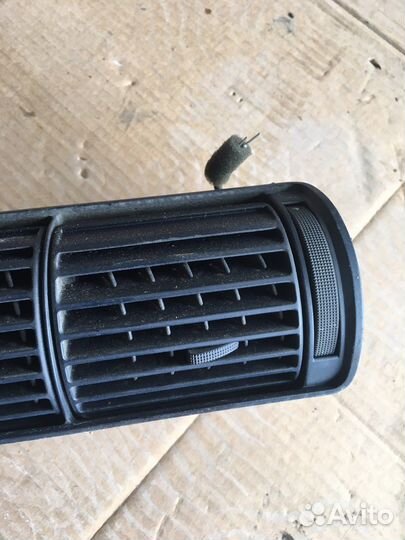 Дефлектор центральный Audi A4 B5 (1861)