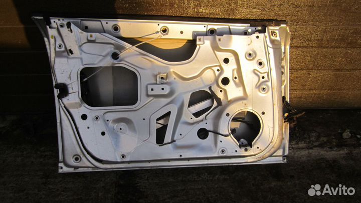Дверь передняя левая Audi A4 B6 Ауди а4