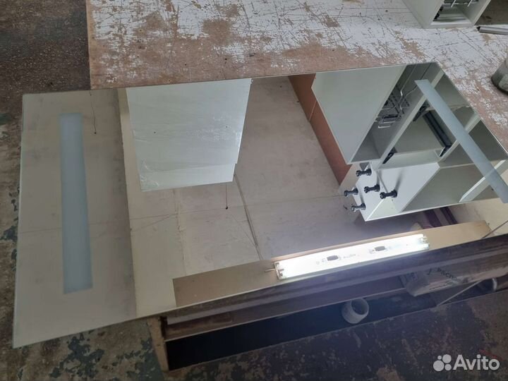 Зеркало с подсветкой для ванной